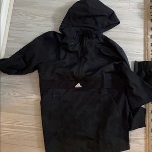 Adidas women’s pull over raincoat